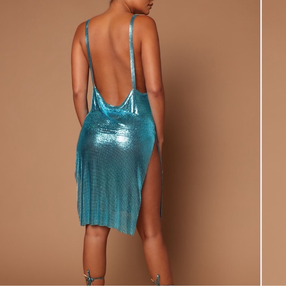 Shimmering Teal Sleeveless Dress - Picture 3 of 5